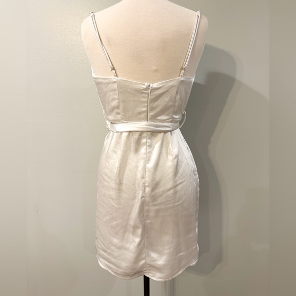 White satin side tie dress - Picture 2 of 4